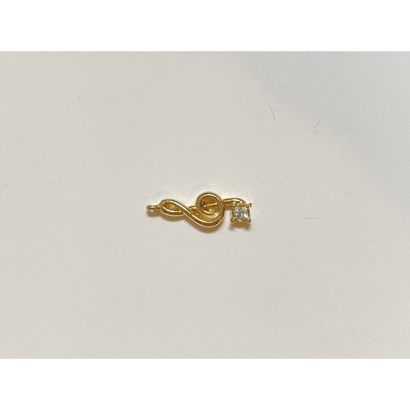 Vintage Jewelry - Gold Treble Clef Music Note Charm Pendant